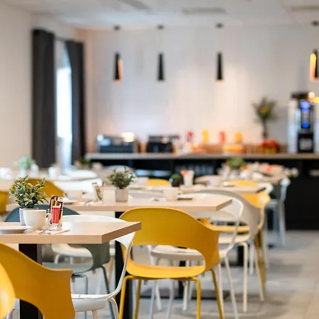 Aparthotel Nemea Europe Villacoublay 4*